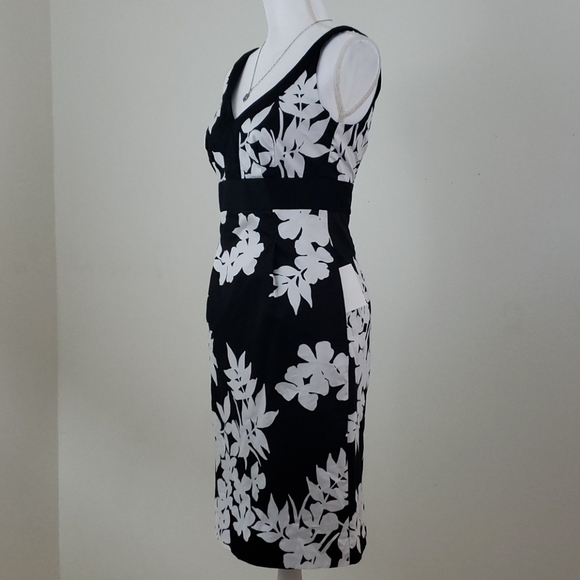 WHBM~Size 2~Black/White Floral Print Cotton Dress. - Picture 8 of 11